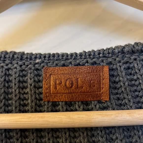 Boutique sweater with fringe, love ❤️ it but it’s too big for me! - Picture 4 of 8